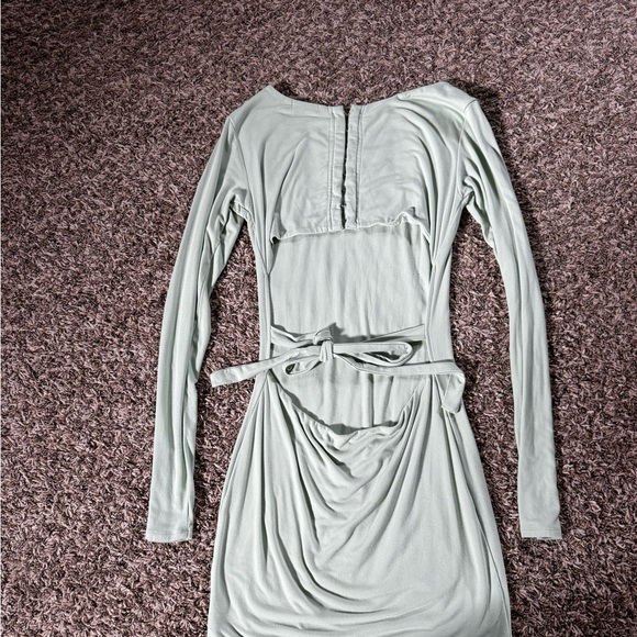 Adorable open back dress! - Picture 3 of 3